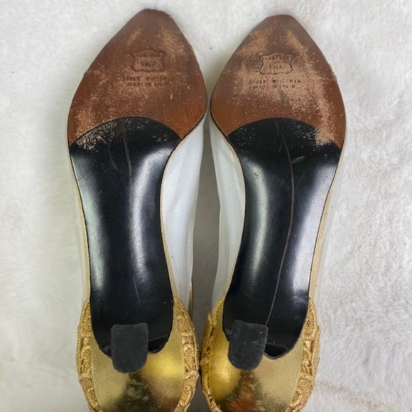 Stuart Weitzman Vintage Gold Lace Floral Embroidery Mesh Pumps Heels, size‎ 6W - Picture 7 of 8